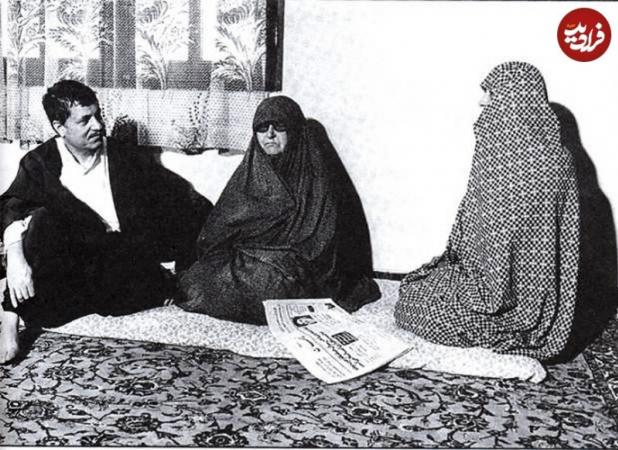 عکس دیده نشده از هاشمی رفسنجانی در کنار مادر و همسرش