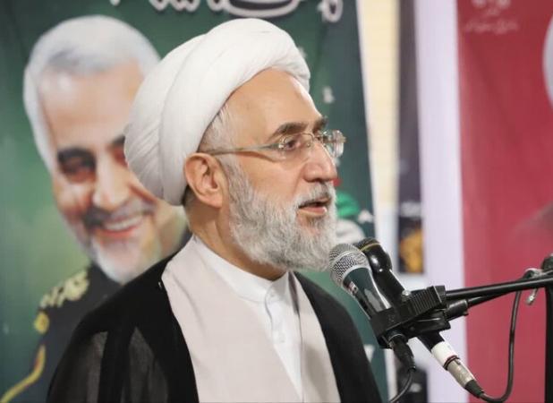 امتداد راه شهدا رمز پیشرفت و عزت ایران اسلامی است
