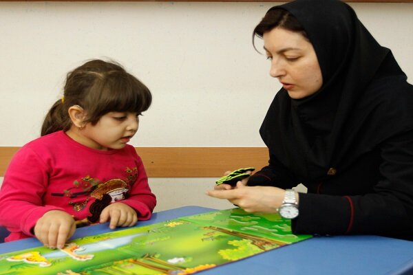 روزمرگی‌های دو مادر؛ وقتی شیوه‌های نوین آموزشی جای مادر را نمی‌گیرد