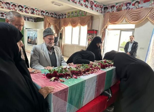 خانواده معظم شهدا و ایثارگران با شهید گمنام در چناران تجدید میثاق کردند