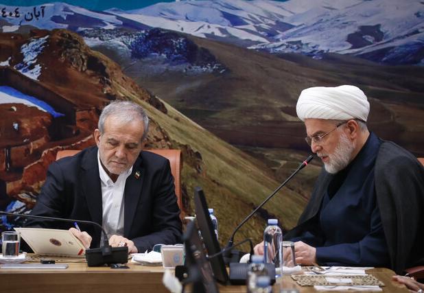 دولت وفاق ملی تا جان در بدن دارد خدمتگزار ملت خواهد ماند