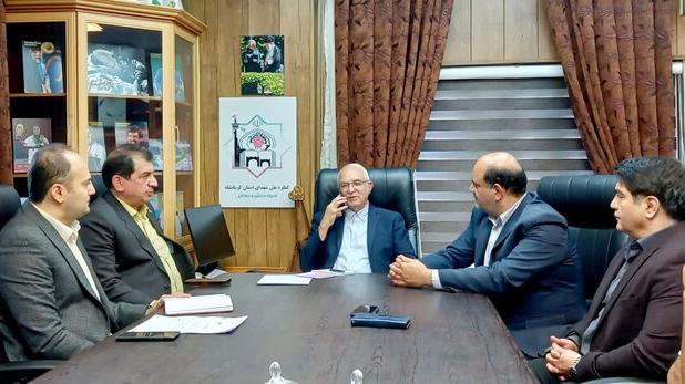 احداث یازده زمین چمن مصنوعی در کرمانشاه/ پراکندگی فضاهای ورزشی کرمانشاه مناسب نیست