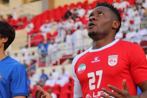 نبرد هیجان‌انگیز استقلال و تراکتور در ورزشگاه یزد