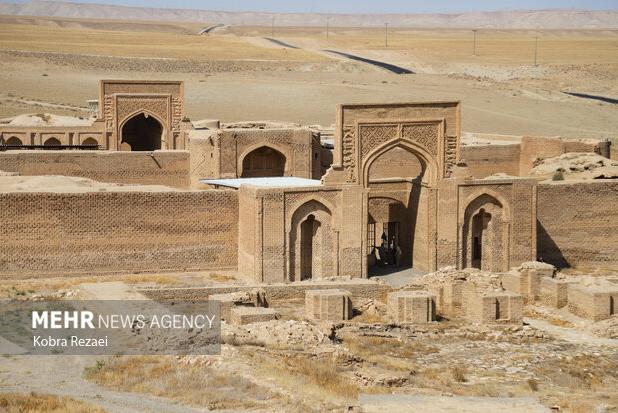 رباط شرف و آرامگاه بابا لقمان؛ جلوه‌های تاریخی سرخس