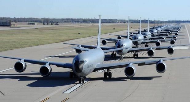 استقرار هواپیماهای سوخت‌رسان آمریکایی در اقیانوس اطلس
