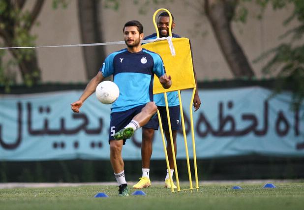 بازیکن استقلال به المحرق می‌رسد