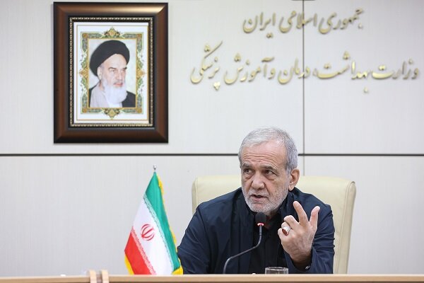 پزشکان از قالب‌های محدود خارج شوند و نجات‌بخش جامعه باشند