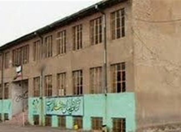 میزبانی ۱۷۶ مدرسه فرسوده در مناطق محروم تهران از دانش‌آموزان