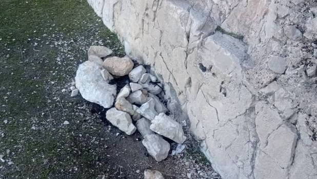 استفاده از قطعات تاریخی یادگار دوران هخامنشی به‌عنوان اجاق!/ وزارت میراث چه می‌کند