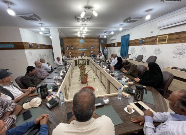 مشکلات جزیره خارگ با هم‌فکری حل می‌شود