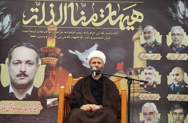 امام جمعه موقت آستانه اشرفیه: عاشورا چراغ هدایت همه آزادگان جهان است