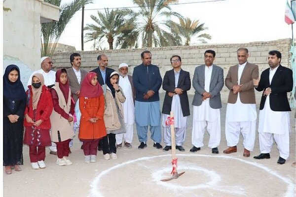 برگزاری آیین کلنگ زنی ۴ مدرسه ۱۲ کلاسه در سراوان برگزار شد