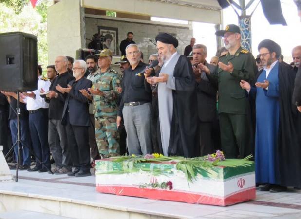 پیکر مطهر شهید «هوشنگ ناصرپور» در بروجرد تشییع شد
