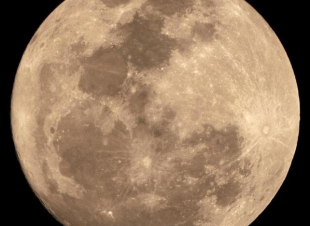 بزرگ‌ترین ابرماه سال امشب در آسمان می‌درخشد