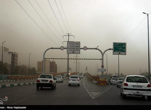 هواشناسی ایران ۱۴۰۲/۰۹/۱۳؛ تشدید آلودگی هوا در کلان‌شهرها/ آغاز بارش باران در شمال از اواخر وقت فردا