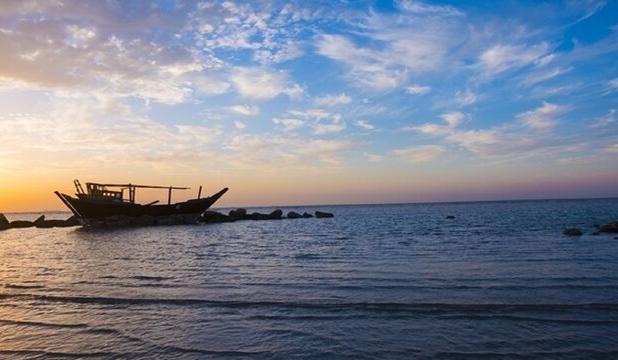 دریا در تنگه هرمز و دریای عمان آرام است