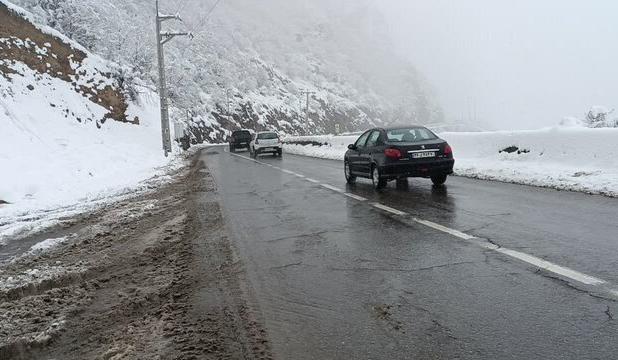 بارش برف در محورهای کوهستانی چهارمحال و بختیاری 