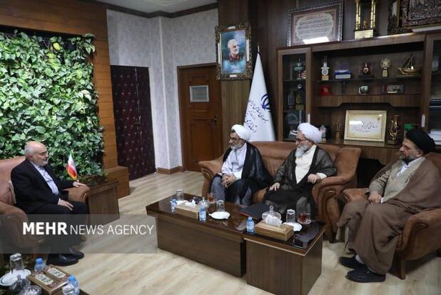 دیدار دبیر شورای عالی انقلاب فرهنگی با استاندار خوزستان
