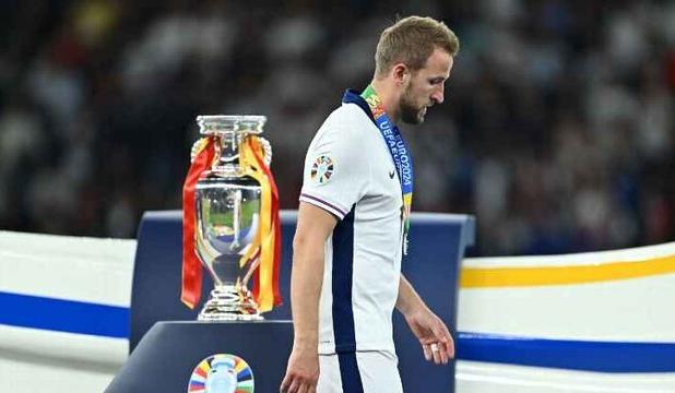 هری کین: فقط قهرمانی ما را راضی می‌کند