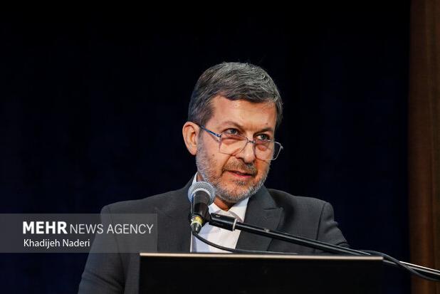 استاندار اصفهان: معلمان معماران تمدن‌ساز ایران آینده‌اند