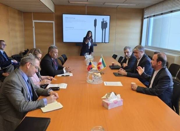 دیدار هیات ونزوئلا با رئیس سازمان انرژی اتمی ایران