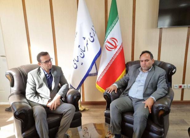 لزوم راه اندازی خودروی سیار کتابخانه میامی؛ عدالت فرهنگی رعایت شود