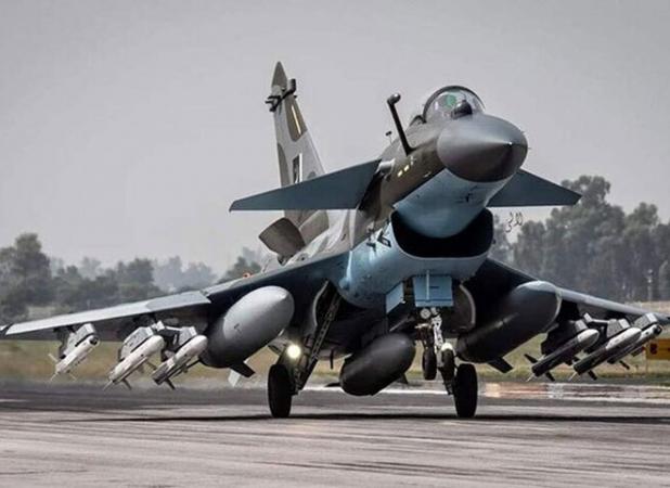 جنگنده J-۱۰ ؛ نماد اقتدار هوایی پکن و گزینه‌ای استراتژیک برای ایران