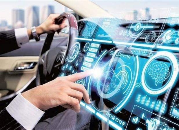 «خودروی متصل»؛ درگیر دست‌انداز پول و بروکراسی