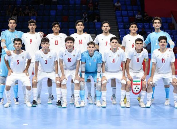 صعود تیم فوتسال پسران به نیمه‌نهایی با ۱۴ گله کردن سعودی‌ها