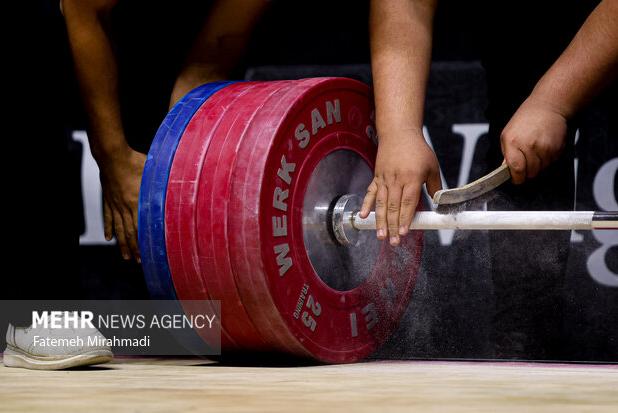 نادری: رقم قرارداد وزنه‌برداران از بقیه رشته‌ها عقب افتاده است