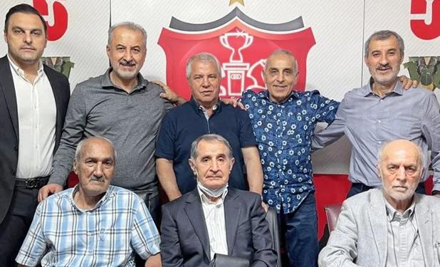 نشست صمیمی مدیرعامل پرسپولیس با پیشکسوتان