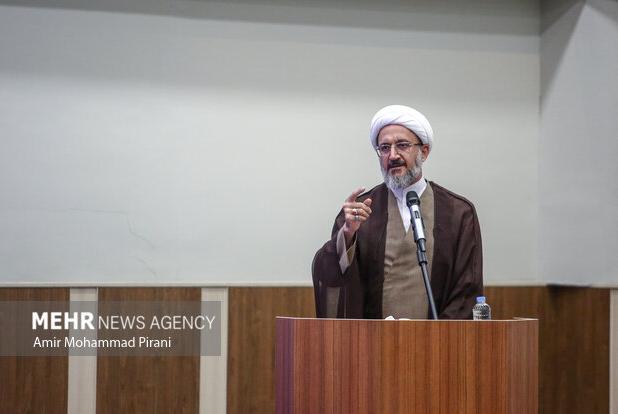 رئیس دانشگاه قم: پیوند پژوهش با نیازهای جامعه جهش علمی در پی دارد