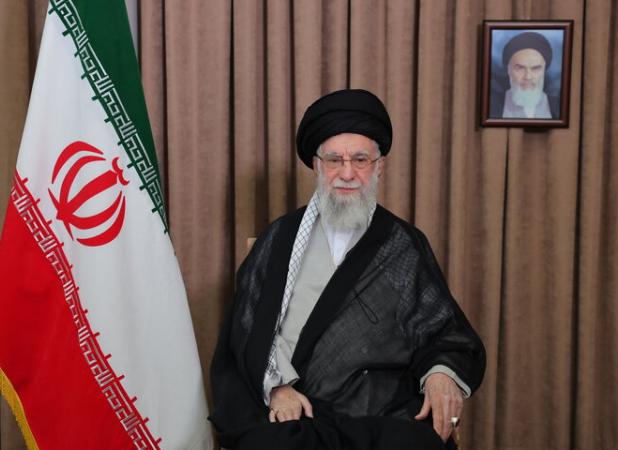 رهبر انقلاب: رژیم صهیونی زیر ضربات جمهوری اسلامی تقریباً از پا درآمد
