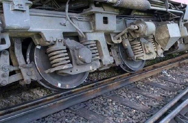 خارج شدن قطار از ریل در ایستگاه هشتگرد؛ حال مسافران خوب است