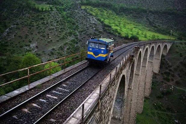 طراحی راهکارهایی برای حضور گردشگران درمازندران