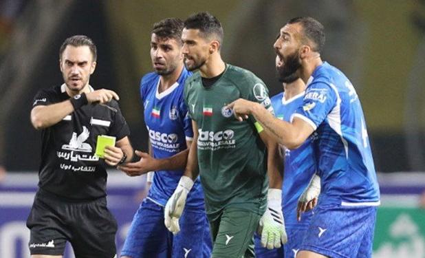 داور پنالتی استقلال مقابل سپاهان را ندید؟