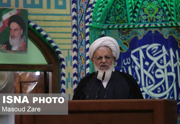 امام جمعه یزد: تفکر و فرهنگ بسیجی فراتر از یک ساختار سازمانی است/ مسئله حجاب از حقوق شهروندی است