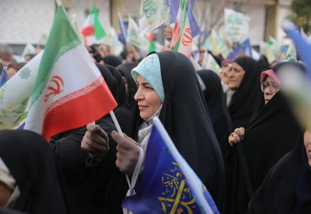 شادپیمایی نیمه شعبان در شیراز؛ بارانِ امید در مسیر حرم شاهچراغ(ع)