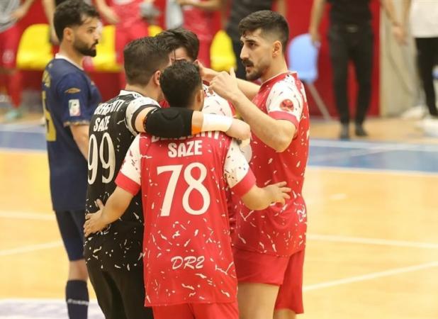 مالک باشگاه انصراف دهنده از لیگ برتر فوتسال: مسئولان گلستان یک ریال هم کمک نکردند