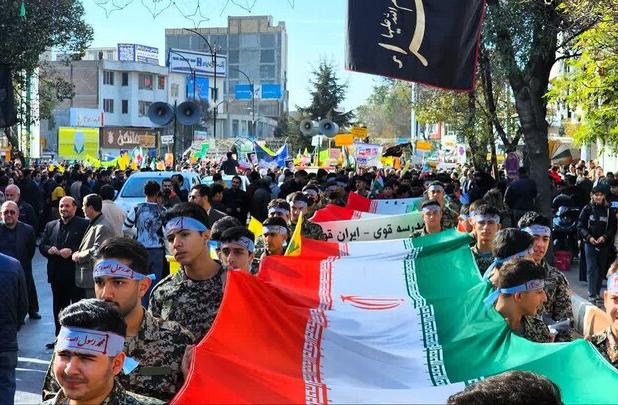 پیام دهه هشتادی ها در راهپیمایی یوم‌الله ۱۳ آبان اردبیل