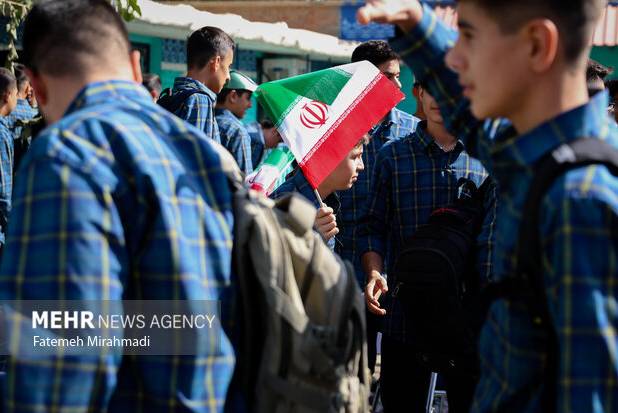 نواختن زنگ انقلاب در اهواز