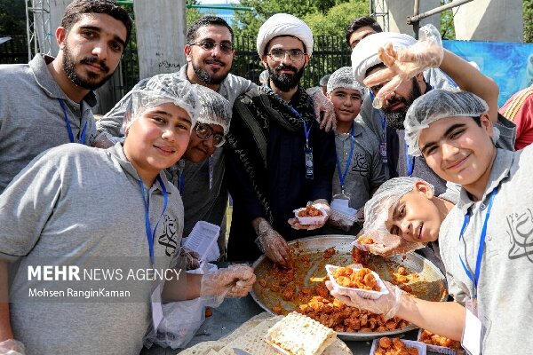 جشن خانوادگی غدیر در لردگان / موکب‌داران نوجوان پای کارند