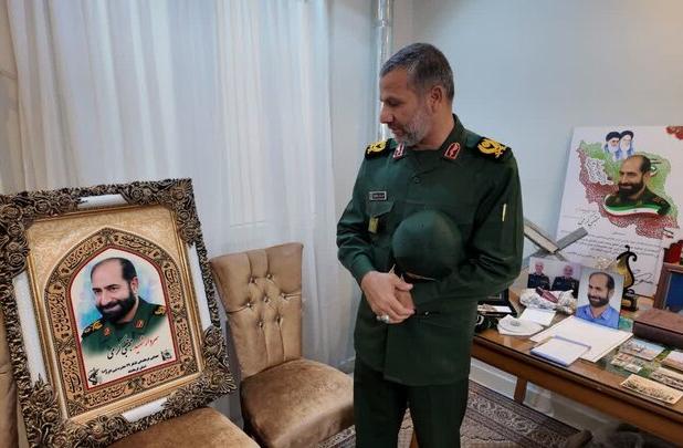 دیدار فرمانده لشکر عملیاتی ۲۹ حضرت نبی اکرم با خانواده سردار کرمی