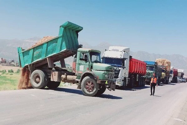 ایمن‌سازی و نصب علائم جدید در محور لردگان - دهدز
