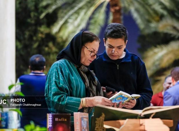 شب بزرگداشت حافظ در شیراز باشکوه شد