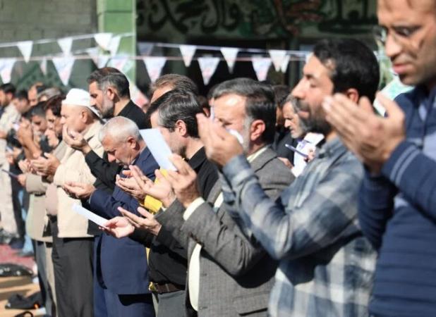 مردم سمنان نماز باران خواندند؛ پای برهنه در محراب خشکسالی