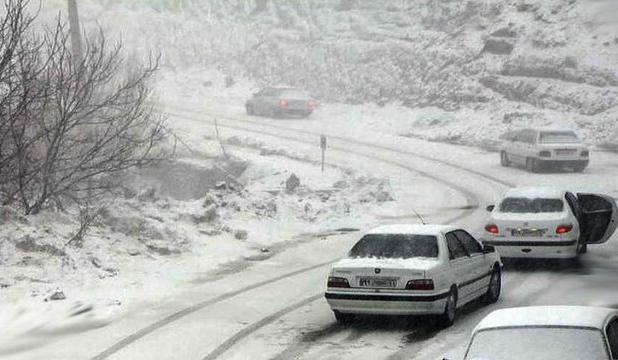 اولین تجربه بارش برف ۱۴۰۴ و شرایط جوی و مدارس برخی استان ها