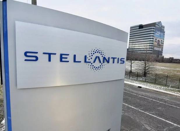 معاملات سهام سومین خودروساز بزرگ جهان متوقف شد 