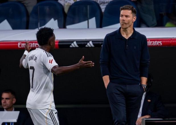 جنگ اقتدار در رئال مادرید/ کت تن کیست؟ آلونسو یا وینیسیوس جونیور؟