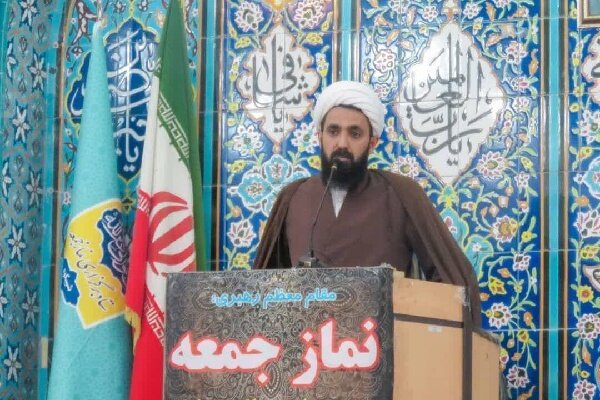 امام جمعه بندرچارک: ایران برای همه سناریوها آمادگی کامل دارد